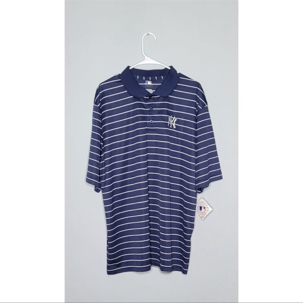NWT Genuine Merchandise New York Yankees Shirt
Size XL